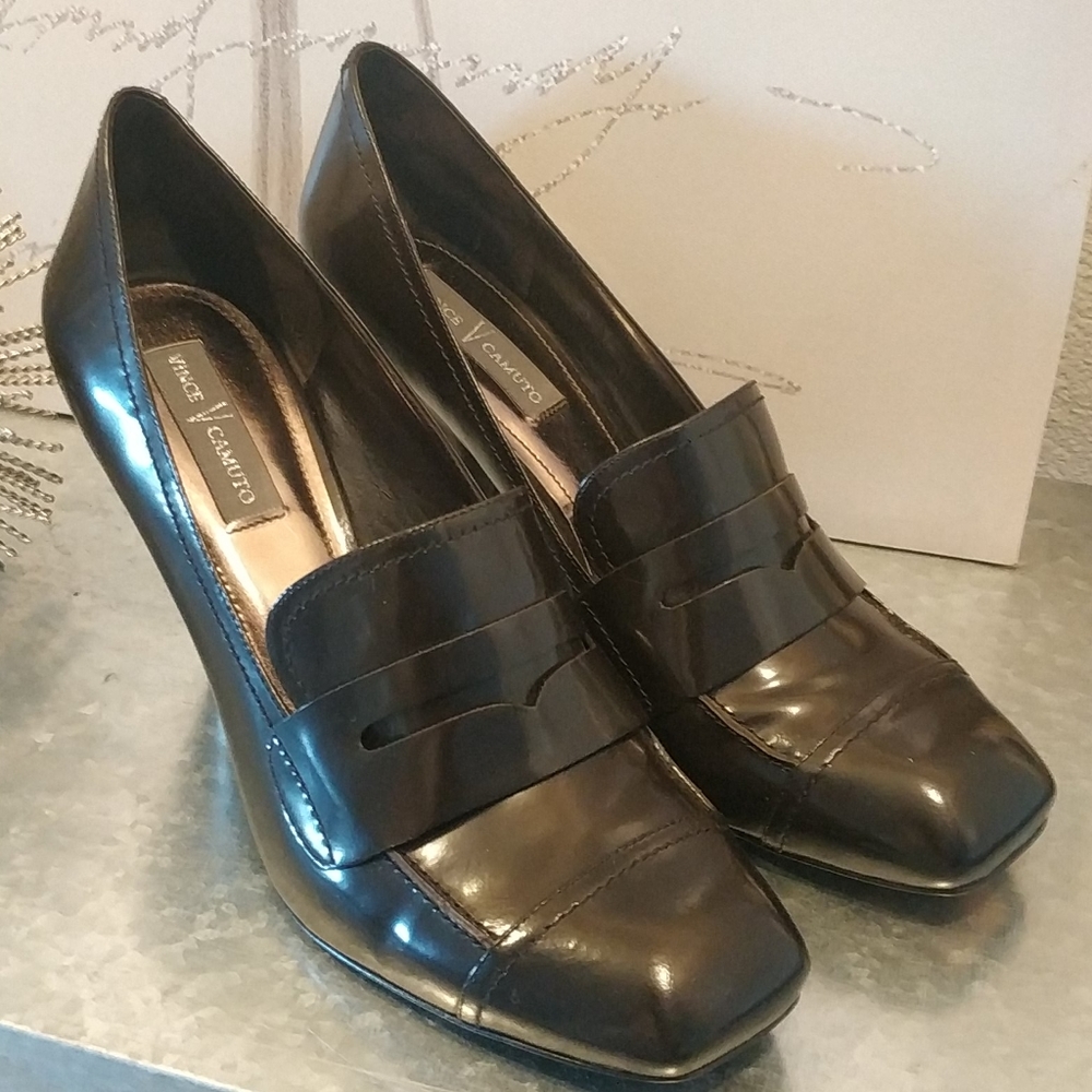 Vince camuto heels 9.5 look new . Leather .